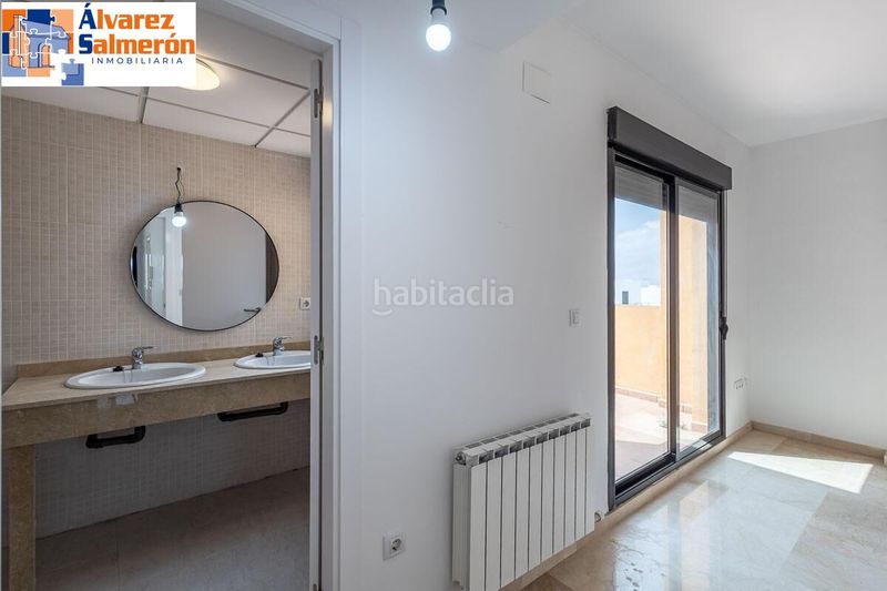 Foto e722da9b-a228-45ee-b9c4-ddb8b234a9d0. Casa adossada amb calefacció aparcament piscina a Albolote