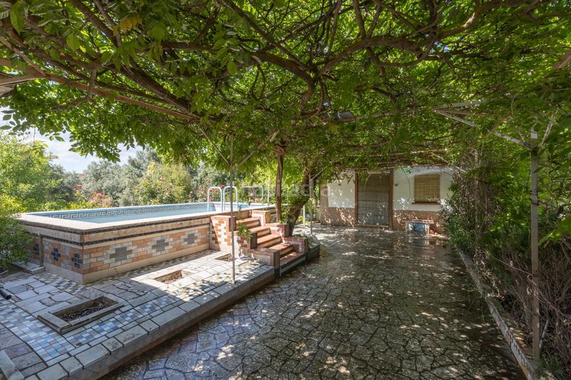 Foto 41bb2081-c868-4304-9bd0-d1947a92e9bf. Masia amb aparcament piscina a Ayuntamiento Alhendín