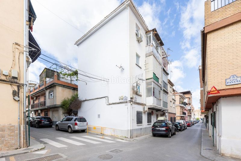 Foto c7e15f76-8796-442a-9a53-7385d9e1f242. Pis amb calefacció a Barrio de Zaidín Granada