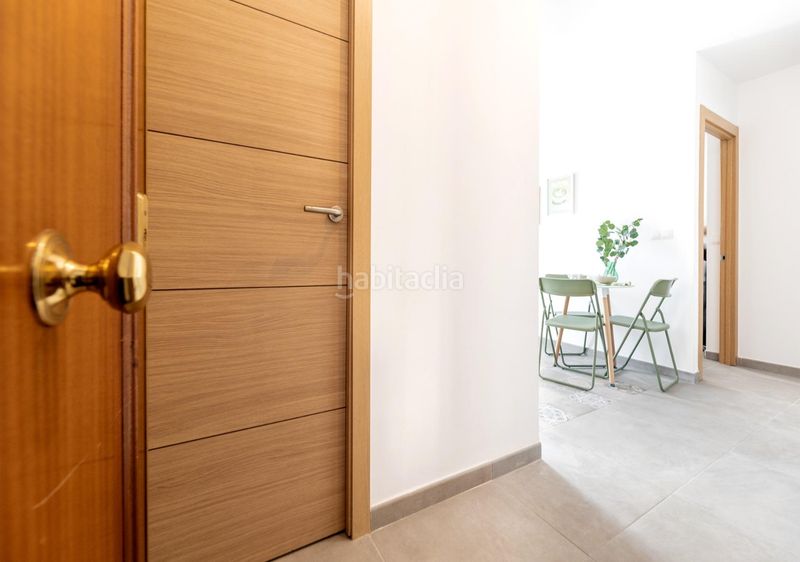 Foto f177b232-67b7-4b01-a897-659f19bed87e. Pis amb calefacció a Barrio de Zaidín Granada