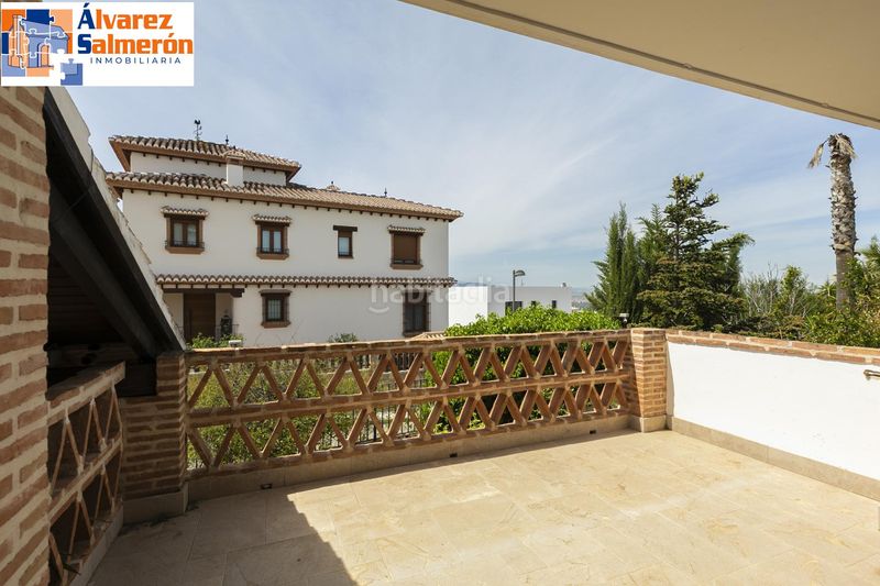 Foto 0bee0e63-0e2a-4707-b042-e71cfe3078ea. Xalet amb calefacció aparcament piscina a Altos de la Zubia Zubia (La)