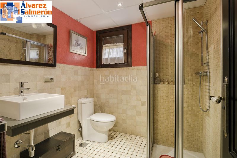Foto 0d9e3b63-a98d-4faa-819b-31a2ec3e46cf. Xalet amb calefacció aparcament piscina a Altos de la Zubia Zubia (La)