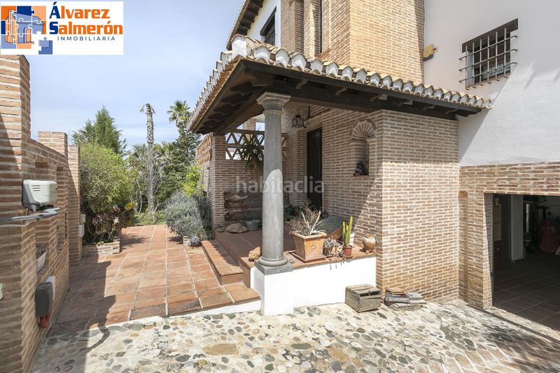Foto 1d229ea4-27dd-4a56-bdfa-49c88cf2fd49. Xalet amb calefacció aparcament piscina a Altos de la Zubia Zubia (La)