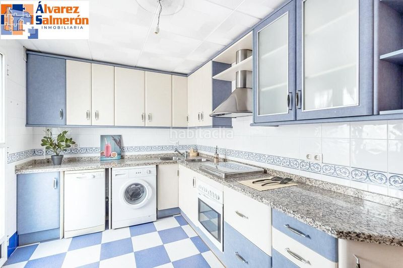Foto 1a3007a1-83b0-4800-9711-24aa87a558d8. Casa aparellada amb aparcament a San Miguel Armilla