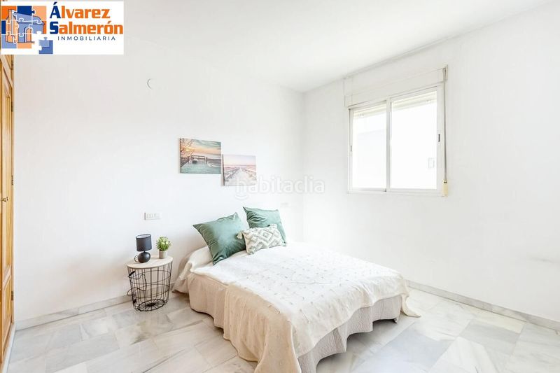 Foto af1e7adb-e31f-4471-9c3a-62d2eb5806ea. Casa aparellada amb aparcament a San Miguel Armilla