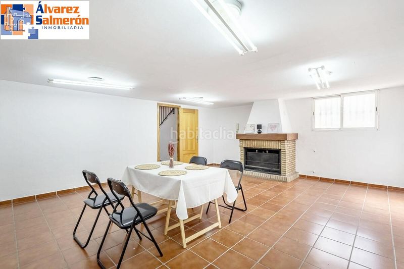 Foto be340c2b-b3dd-4da0-8380-b3616bce3edf. Casa aparellada amb aparcament a San Miguel Armilla