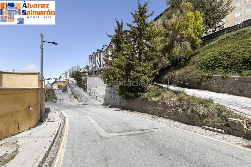 Foto b526dea9-f765-4c91-8414-a0ba4f993087. Dúplex amb aparcament a Zona alta Sierra Nevada