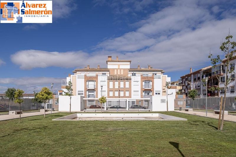Foto ab5d013c-5251-4120-9700-e53d2f51d51b. Àtic amb calefacció aparcament a Santa Fe