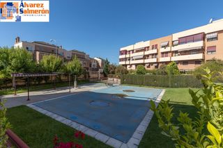 Alquiler Piso  Calle maestro montero. Gran piso con plaza de garaje en urbanizacion con piscina