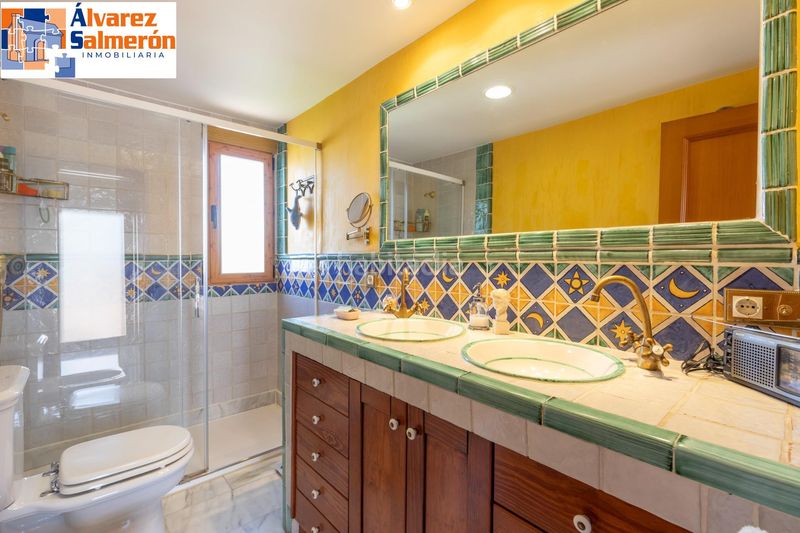 Foto f283fd25-612a-4f5d-b41a-ace0ed025d8d. Casa amb calefacció aparcament piscina a La Zubia Ciudad Zubia (La)