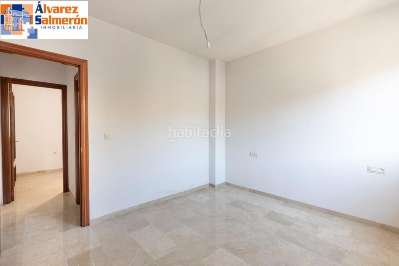 Foto bc4bb232-8080-42b5-acc5-75bb28e6194f. Àtic amb aparcament a Cenes de la Vega