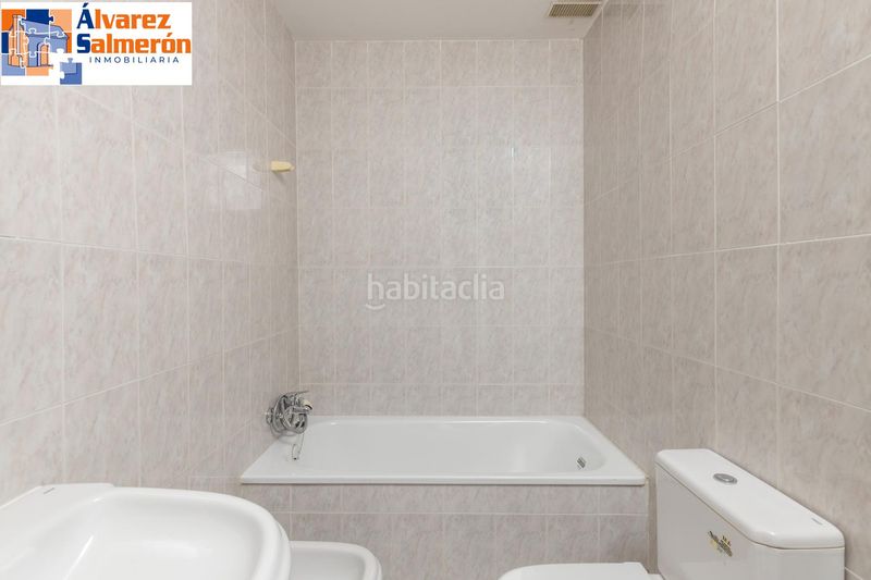 Foto d30f9985-549d-4a1d-b603-25042f5cec1d. Àtic amb aparcament a Cenes de la Vega