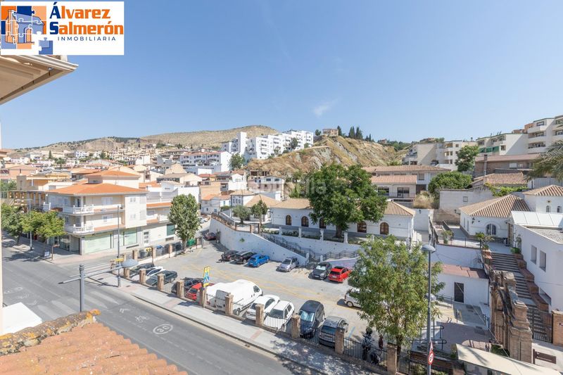 Foto f1641517-82ad-4749-a56b-e70465389ca7. Àtic amb aparcament a Cenes de la Vega