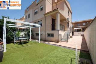 Casa aparellada  Calle creta. Preciosa casa con excelente ubicación