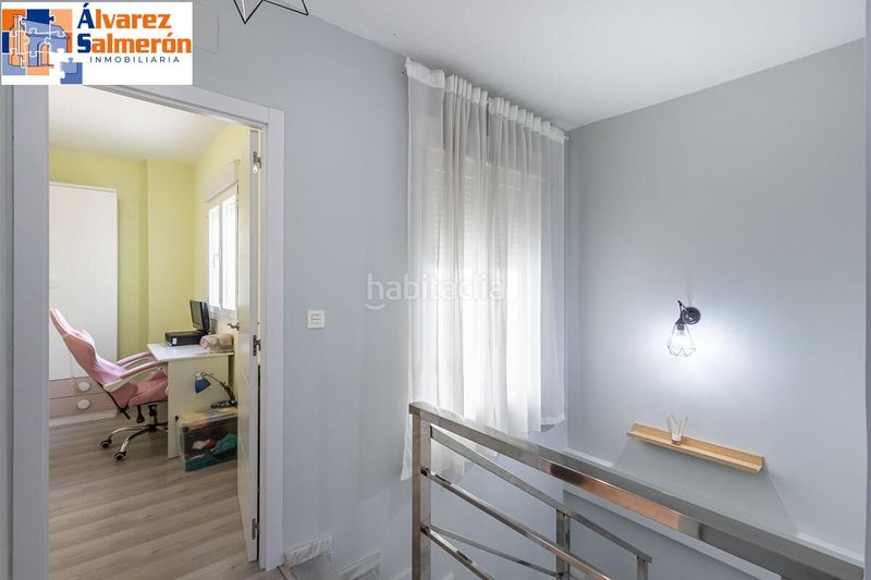 Foto 3aba7e61-5a1b-4fa6-bd17-3c69a6e7f32c. Casa adossada amb calefacció aparcament a Gójar