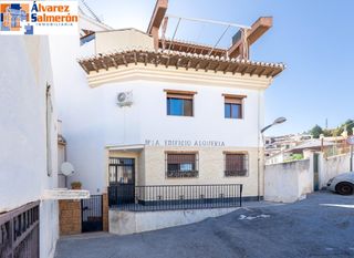 Àtic  Calle higueras. Ático con plaza de garaje y 2 trasteros, en zona media del barri