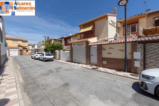 Maison jumelée  Virgen de loreto. Adosada en armilla con patio y garaje  junto a nevada shopping y