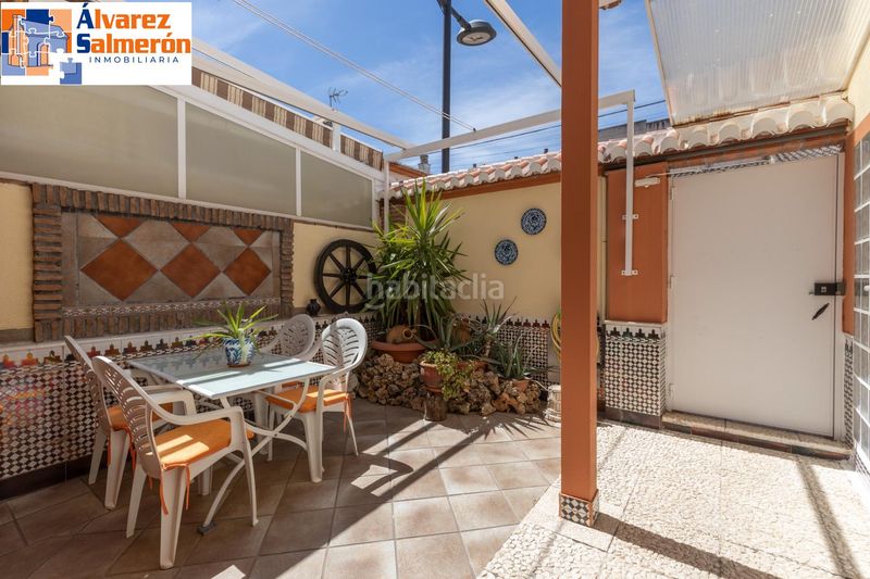 Foto 0ade49b8-2b51-4dcf-8728-ac8c8951c003. Casa adossada amb calefacció aparcament a Avda. De los Ogíjares Armilla