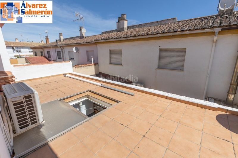 Foto 4fa04a17-abc8-415a-89f9-18a914ca57ce. Casa adossada amb calefacció aparcament a Avda. De los Ogíjares Armilla