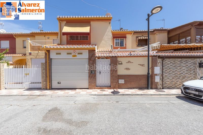 Foto 67e85822-25ac-4db9-b0e2-4b2fd105b477. Casa adossada amb calefacció aparcament a Avda. De los Ogíjares Armilla