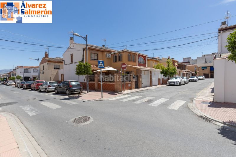 Foto 96f82c87-8a35-4925-b3fa-07562587bdee. Casa adossada amb calefacció aparcament a Avda. De los Ogíjares Armilla