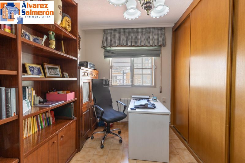 Foto e7de3926-ac56-4e54-aad9-f58ec322d11a. Casa adossada amb calefacció aparcament a Avda. De los Ogíjares Armilla