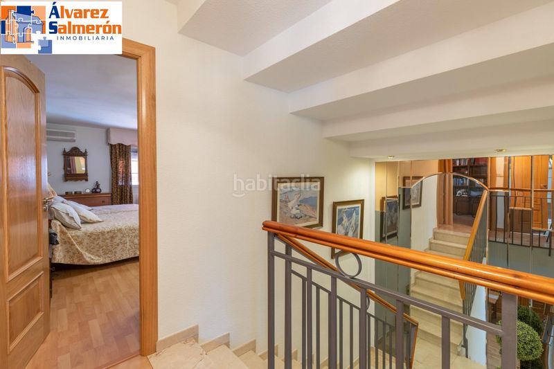 Foto e9353ea0-7557-4789-90d7-32152a020ae4. Casa adossada amb calefacció aparcament a Avda. De los Ogíjares Armilla