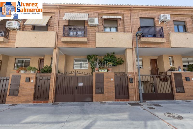 Foto c48575ca-9fff-44be-a5a8-4b1b60d5d527. Casa adossada amb calefacció aparcament a Poniente Armilla