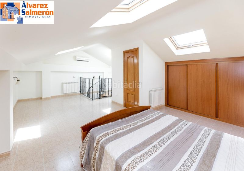 Foto 1b0ae724-6715-4b09-ae2d-db5140d42e5d. Xalet amb calefacció aparcament piscina a Dílar