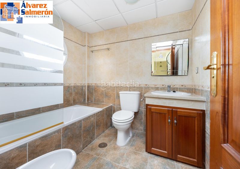 Foto be2381c8-146b-4e96-9849-29f615b2a91c. Xalet amb calefacció aparcament piscina a Dílar