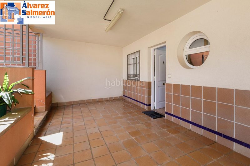 Foto 3a888775-1407-4119-808c-6d6dec0e4896. Casa adossada amb calefacció aparcament a Bola de Oro Granada