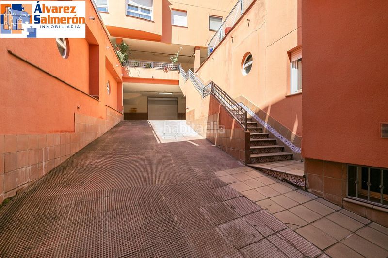 Foto 40c57d77-24ad-46c2-9f04-d762455080c7. Casa adossada amb calefacció aparcament a Bola de Oro Granada