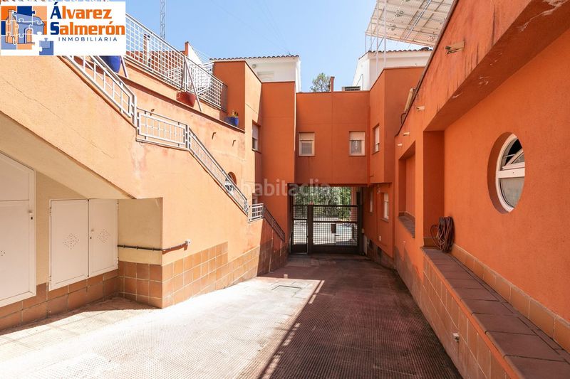 Foto 443ef0c6-c969-4b5c-85f4-22806f80955a. Casa adossada amb calefacció aparcament a Bola de Oro Granada