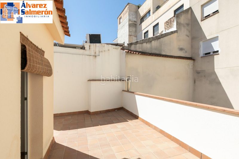 Foto 44ce9cdf-ef1e-4aa1-b687-005f40d47f89. Casa adossada amb calefacció aparcament a Bola de Oro Granada