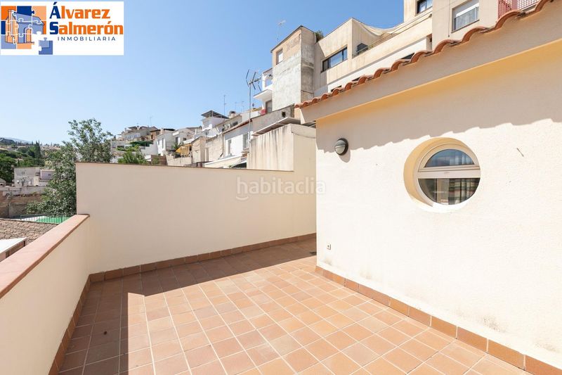 Foto 4852ce82-9c9b-49fb-acf8-a18633c4bc86. Casa adossada amb calefacció aparcament a Bola de Oro Granada