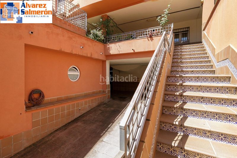 Foto e273dad4-c8bc-4fdb-902e-8d968c0ed22c. Casa adossada amb calefacció aparcament a Bola de Oro Granada