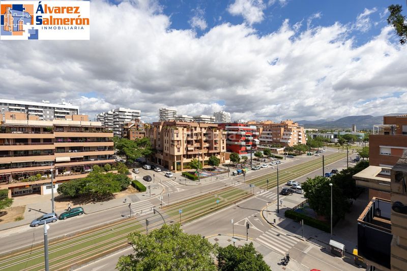 Foto a6d952b3-e661-4815-ae0c-a7fe42e943a9. Àtic amb calefacció aparcament piscina a Av. F. Garcia Lorca - Nueva Estación Autobuses Granada