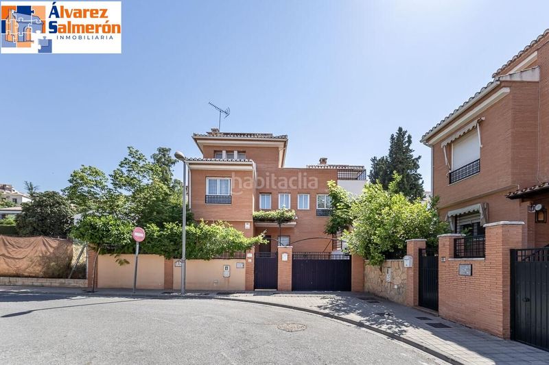 Foto 0733913c-b1c2-4d42-a970-6b146b48d378. Casa amb aparcament piscina a Huétor Vega