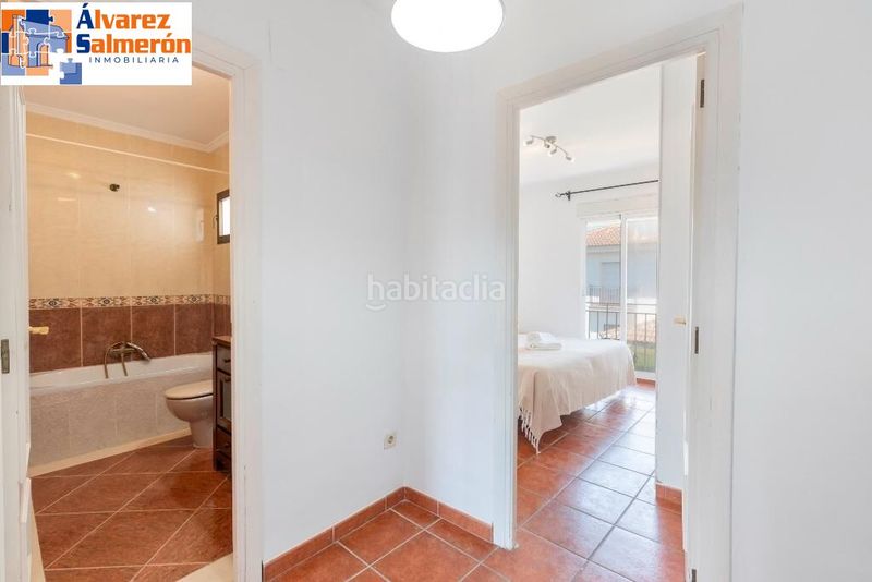 Foto 1ec0a054-846c-4285-bfc6-511c00de272c. Casa amb aparcament piscina a Albolote