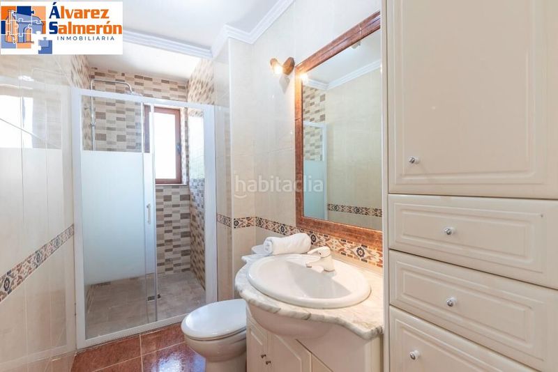Foto 6db55294-3933-44e9-bd51-62ed1da8f747. Casa amb aparcament piscina a Albolote