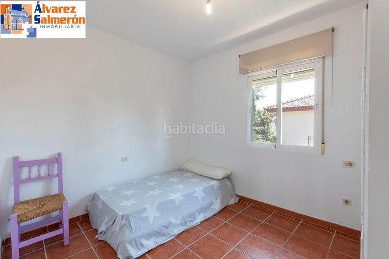 Foto a36741ad-e251-435b-aa61-57ed1054b730. Casa amb aparcament piscina a Albolote
