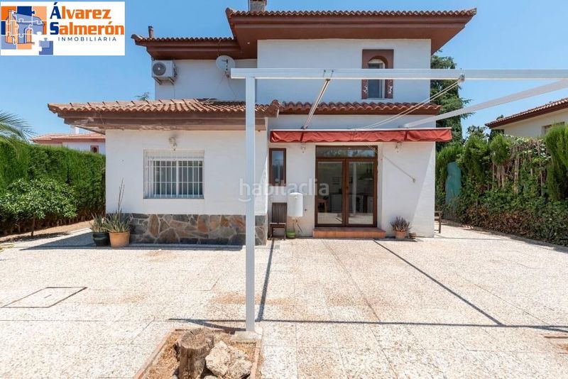 Foto c271cb32-0f21-4d39-b74a-0444b3865ce1. Casa amb aparcament piscina a Albolote