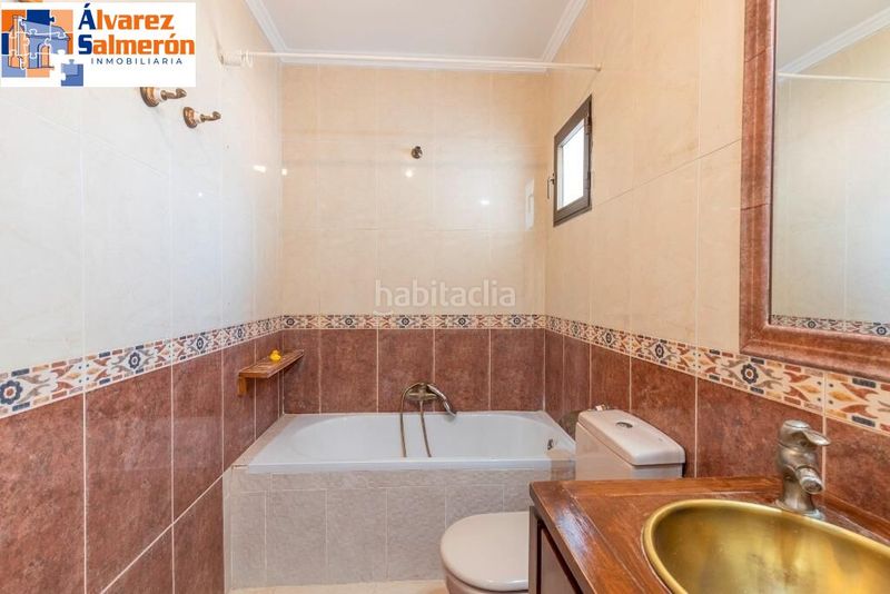Foto c2d3efe4-356e-438d-abaa-d6abd5ccb1ad. Casa amb aparcament piscina a Albolote