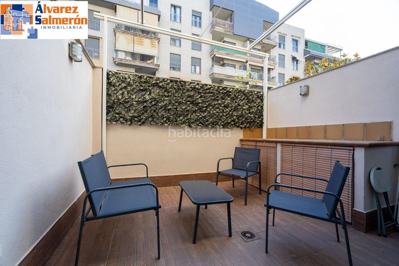 Foto 48754dc0-eb28-4716-b423-b6145c57f117. Planta baixa amb calefacció aparcament piscina a Granada