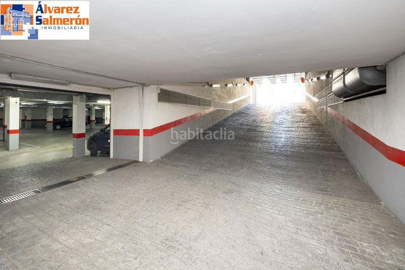 Foto 65eae5c4-3630-4486-b680-a0a4f9428c79. Planta baixa amb calefacció aparcament piscina a Granada