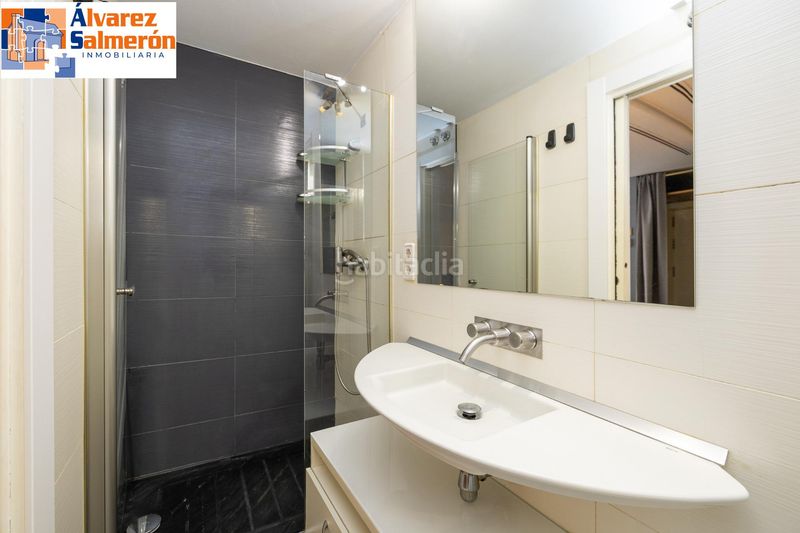 Foto 6a259124-f732-49e1-9a0e-9bdd4ce1c5ff. Planta baixa amb calefacció aparcament piscina a Granada