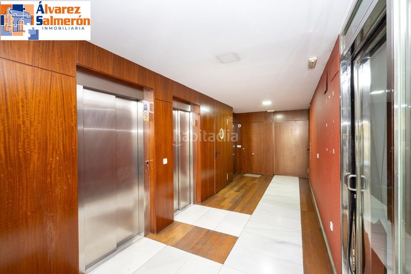 Foto 9d8aa666-1ee3-4089-a959-f8c73f35f70d. Planta baixa amb calefacció aparcament piscina a Granada