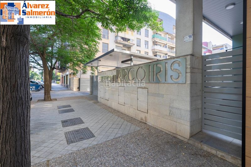 Foto bbf11706-b31a-46f3-a973-de56d0107889. Planta baixa amb calefacció aparcament piscina a Granada