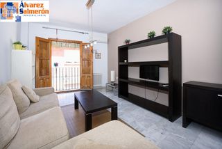 Pis  Calle hornillo de cartuja. Te presentamos esta magnífica vivienda ubicada en zona triunfo,