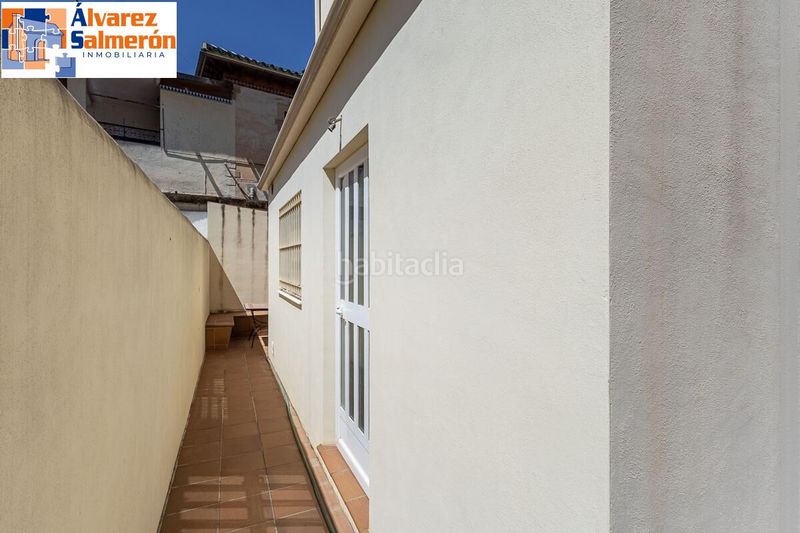 Foto a0b40e27-c274-445e-a0ff-849597d24496. Xalet amb calefacció aparcament a Cervantes Granada